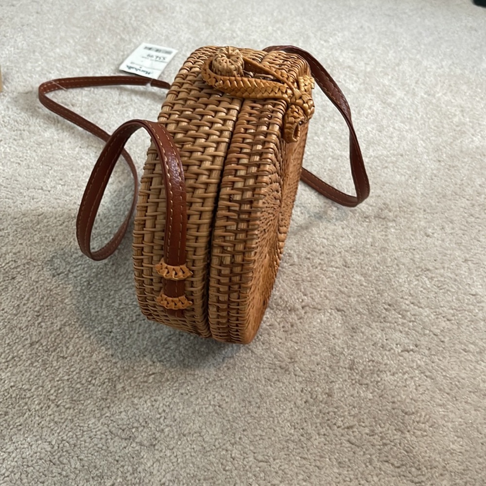 Hand woven purse - Picture 2 of 3